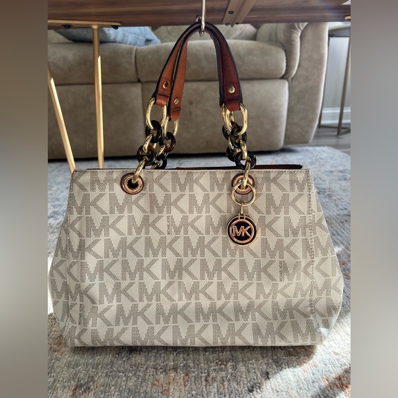 Michael Kors women’s purse - Picture 1 of 6
